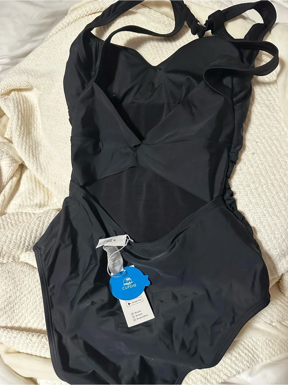 Cupshe Sleek Black V-Neck One-Piece Swimsuit